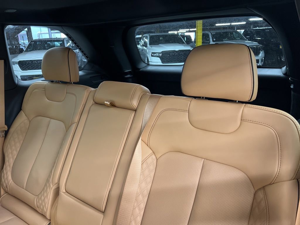 Used 2024 Jeep Grand Cherokee Summit w/ Luxury Tech Group V image 11