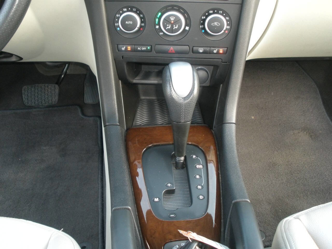 Used 2008 Saab 9-3 2.0T w/ Moonroof Package image 35