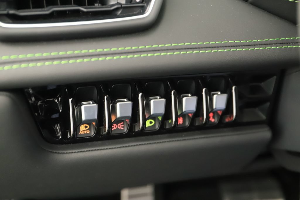 Used 2022 Lamborghini Huracan EVO RWD image 30