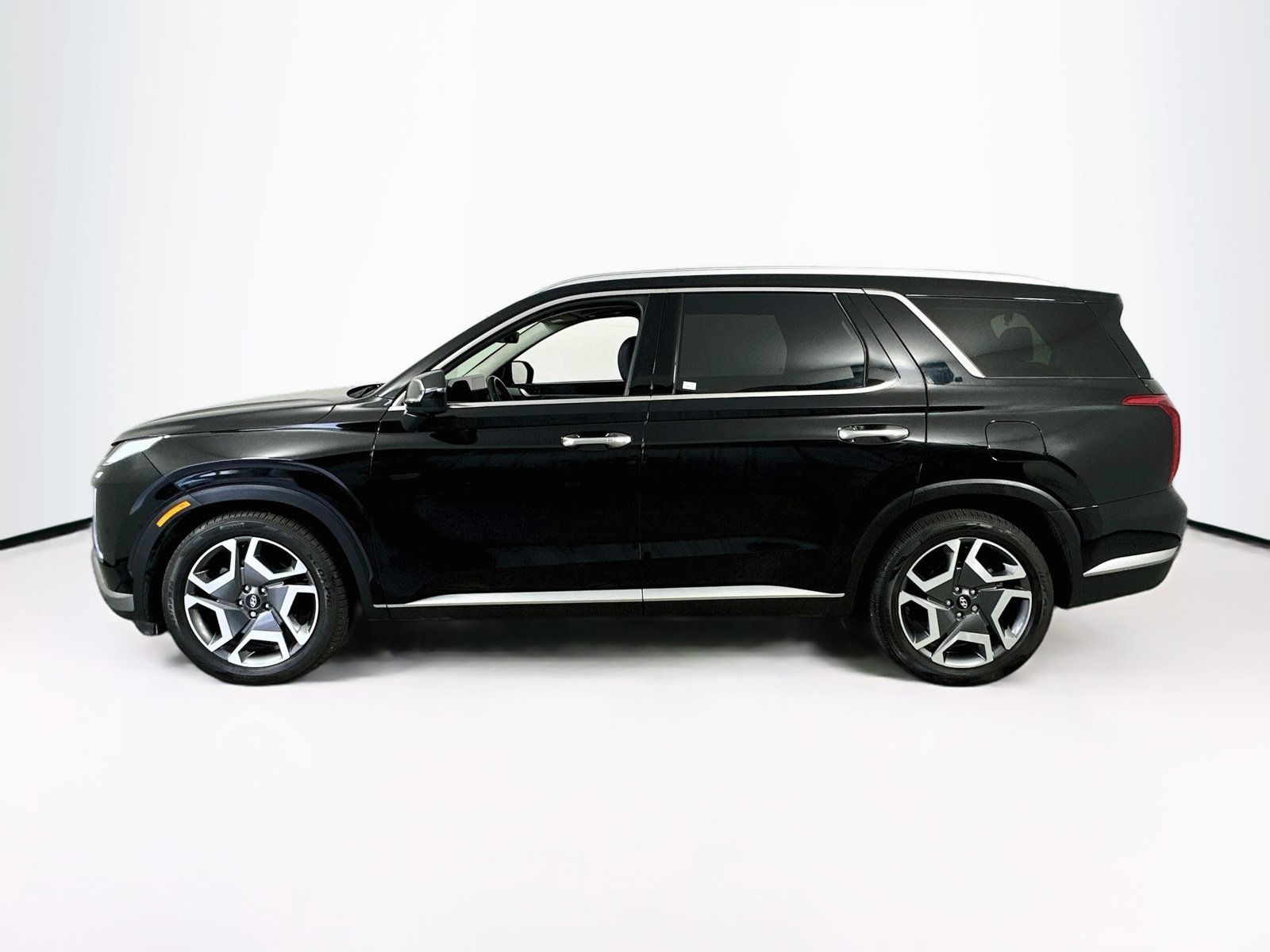 Used 2023 Hyundai Palisade SEL w/ Cargo Package AWD/4WD image 8