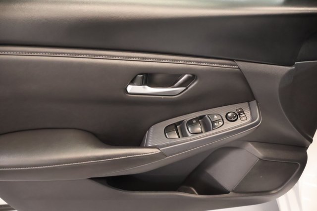 Used 2024 Nissan Sentra SV FWD image 9