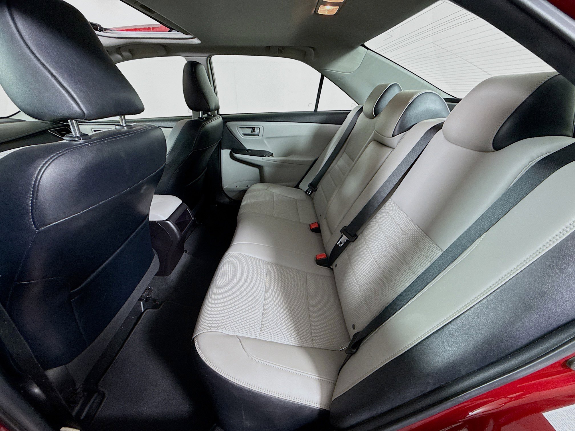 Certified 2017 Toyota Camry SE w/ Moonroof Package image 22