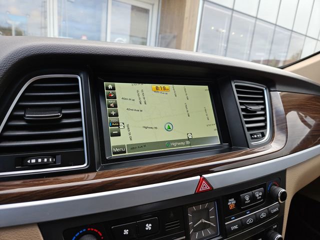 Used 2015 Hyundai Genesis 3.8 image 25