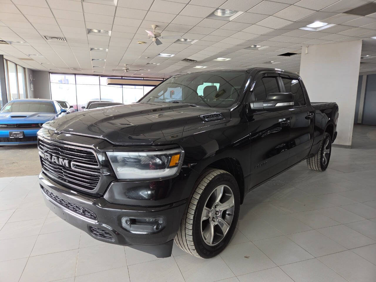 Used 2019 RAM 1500 Sport w/ Level 2 Equipment Group AWD/4WD image 3