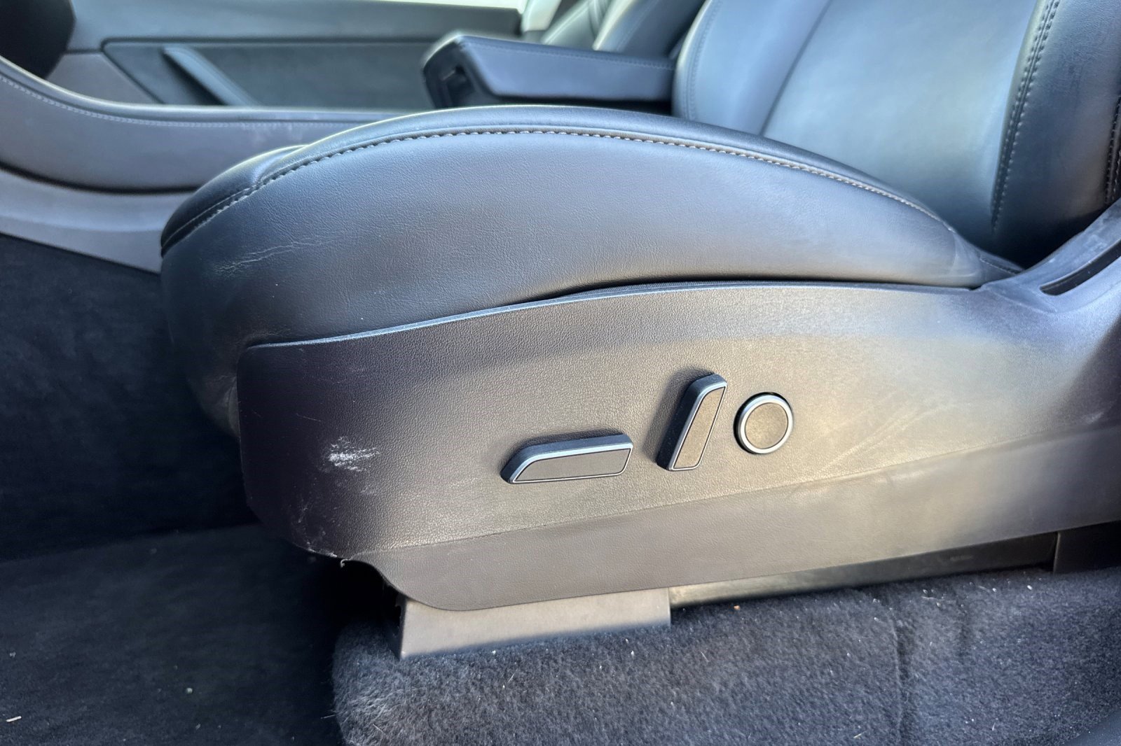Used 2022 Tesla Model Y Long Range AWD/4WD image 13