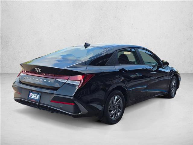 Used 2024 Hyundai Elantra SEL FWD image 5