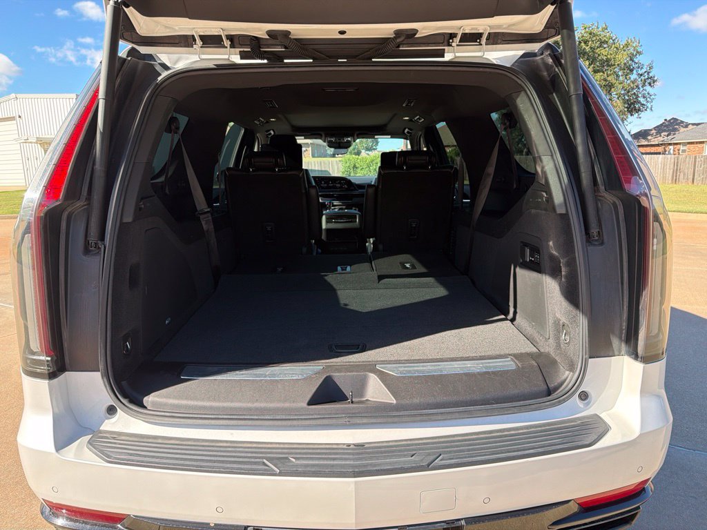 Used 2021 Cadillac Escalade ESV Sport w/ Driver Assist Tech Package AWD/4WD image 21