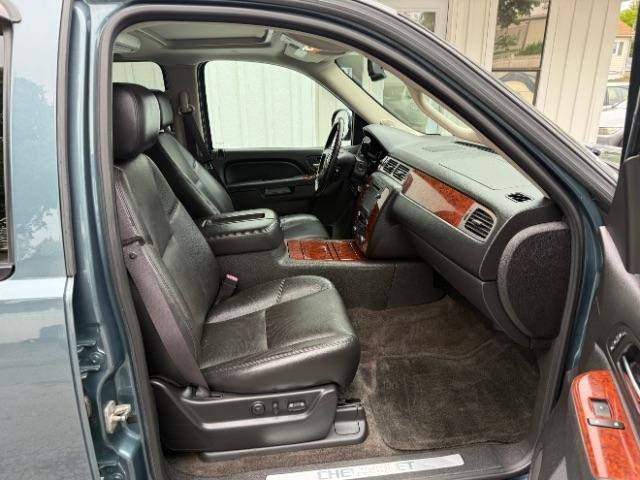 Used 2012 Chevrolet Avalanche LTZ AWD/4WD image 11