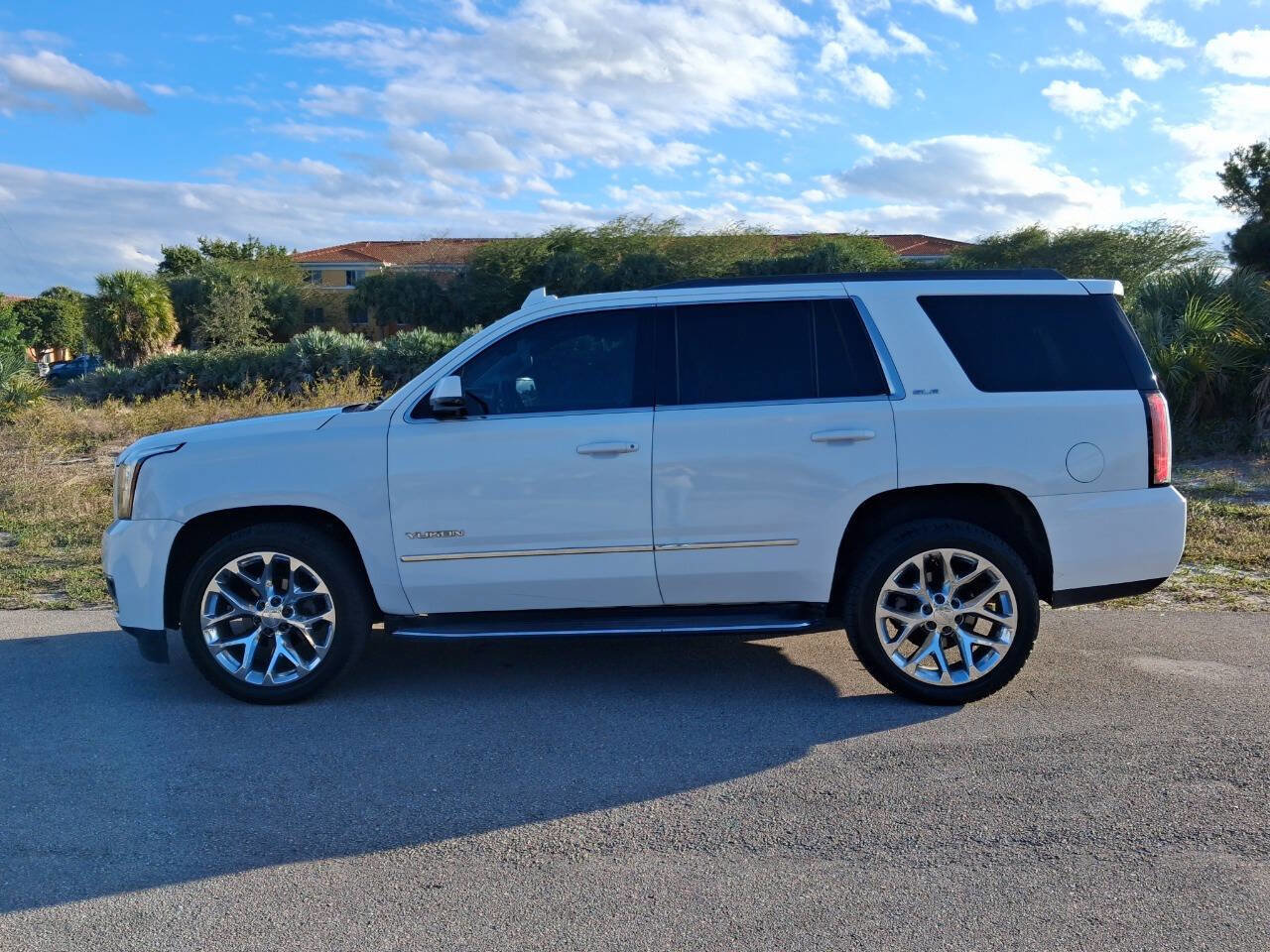Used 2017 GMC Yukon SLE w/ Convenience Package RWD image 9