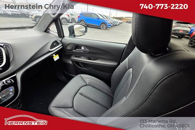 New 2026 Chrysler Voyager LX FWD image 11