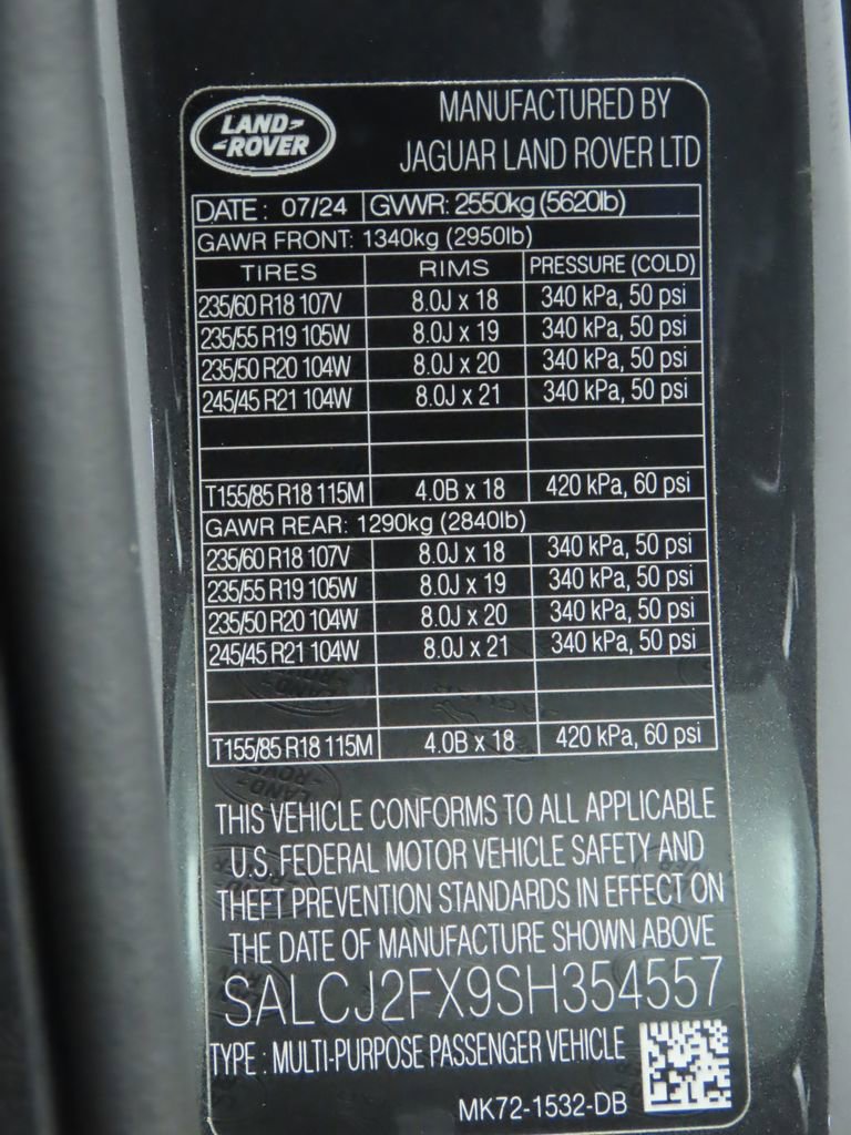 Used 2025 Land Rover Discovery Sport S image 36