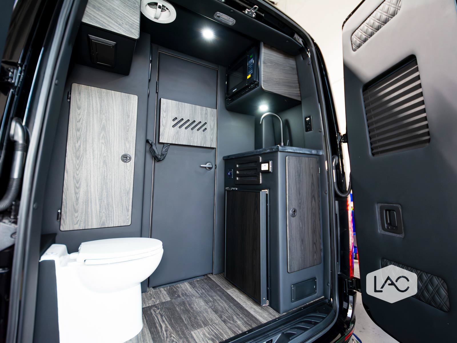 Used 2025 Mercedes-Benz Sprinter 2500 image 11