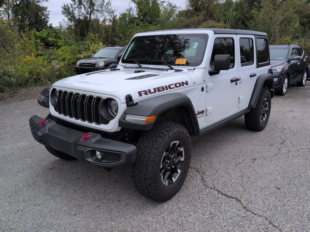 Used 2024 Jeep Wrangler Unlimited Rubicon w/ Technology Group AWD/4WD image 3