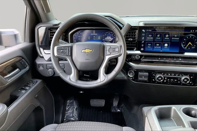 Used 2025 Chevrolet Silverado 2500 LT w/ Convenience Package image 8