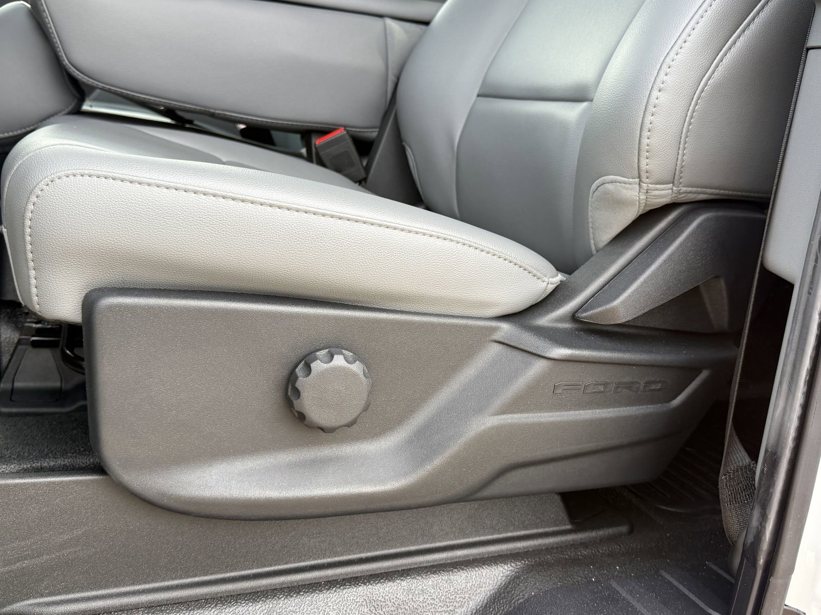 New 2025 Ford F350 XL w/ XL Chrome Package image 24