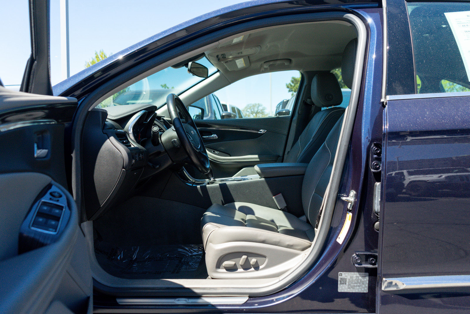 Used 2018 Chevrolet Impala Premier FWD image 12