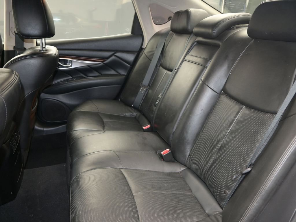Used 2011 INFINITI M37 w/ Premium Pkg image 14