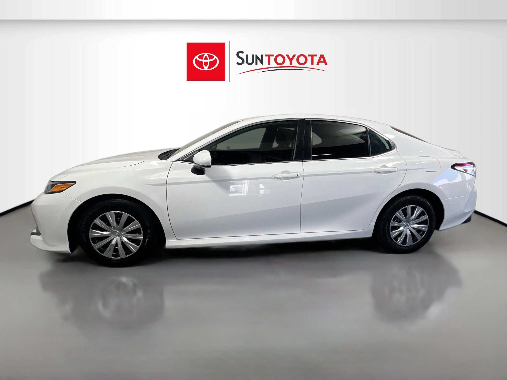 Used 2020 Toyota Camry L image 7