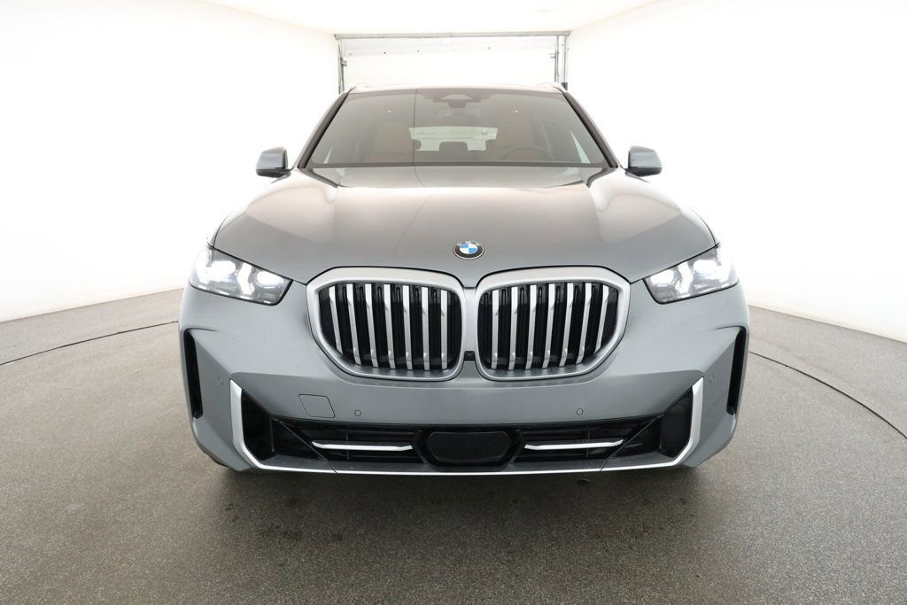 Used 2024 BMW X5 xDrive40i w/ Climate Comfort Package image 2