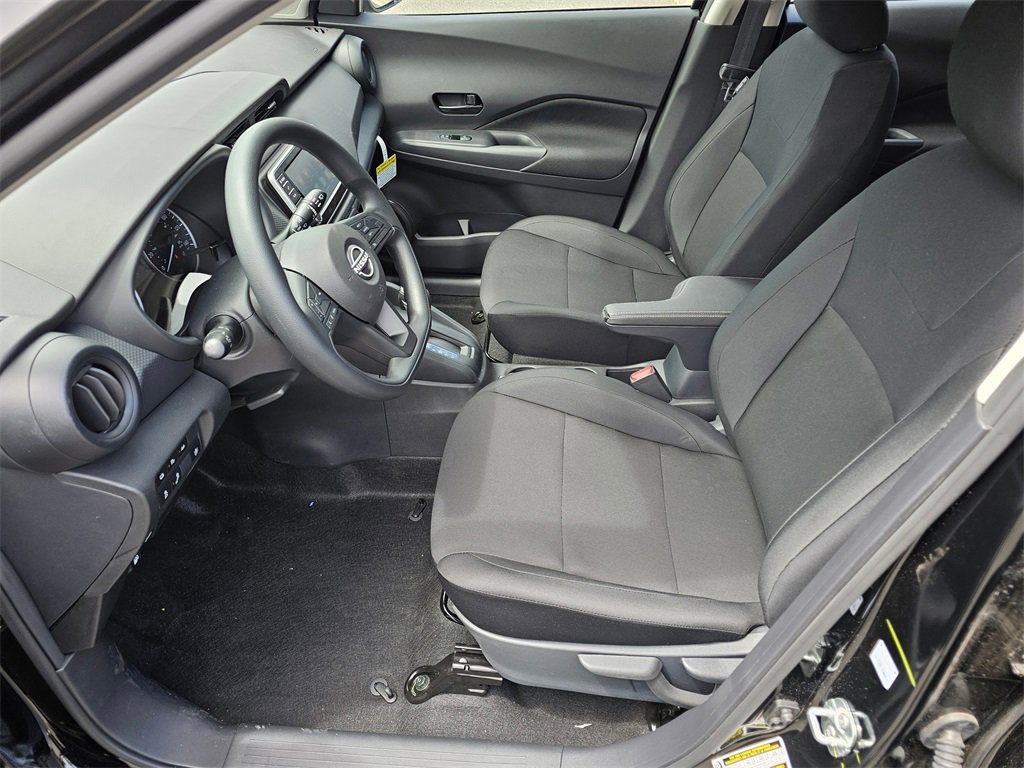 New 2025 Nissan Kicks Play S image 7
