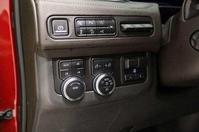 Used 2024 GMC Yukon XL Denali w/ Advanced Technology Package image 14