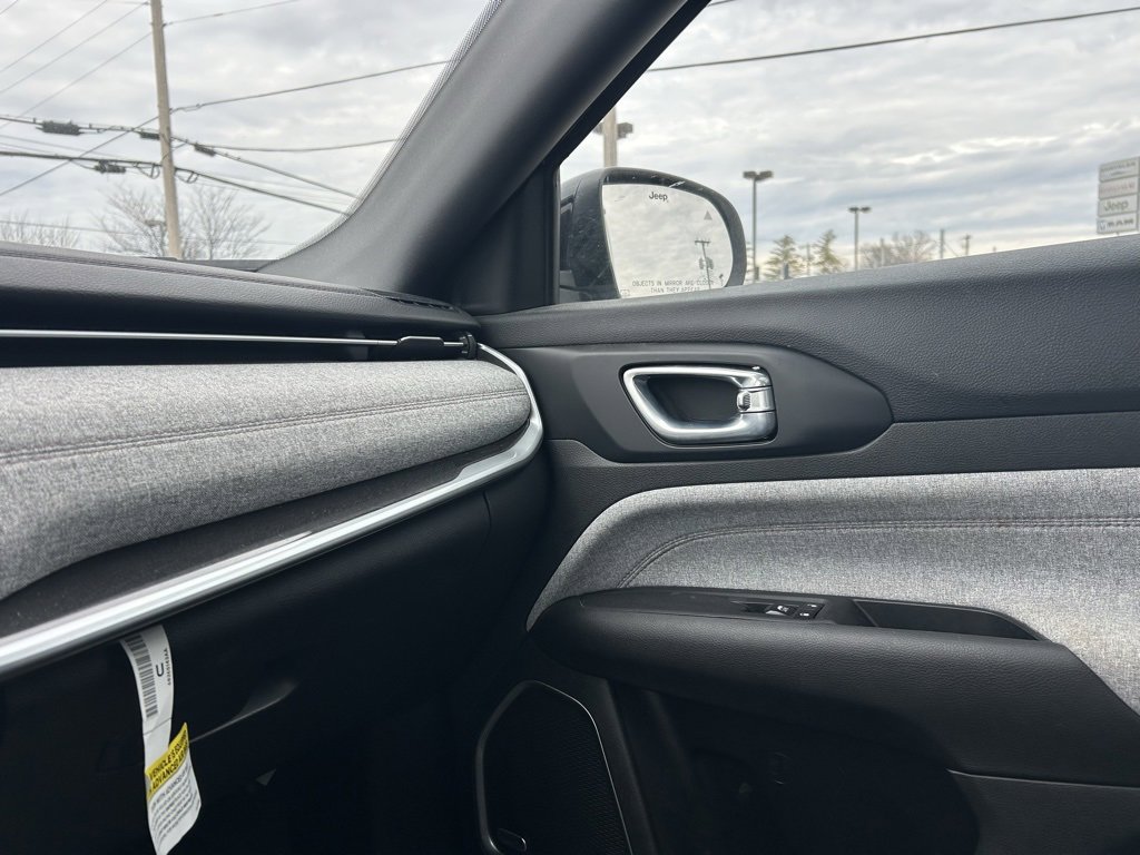 Used 2024 Jeep Compass Latitude w/ Sun and Sound Group image 24