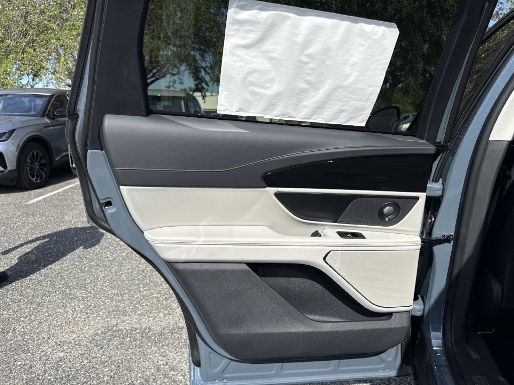 New 2026 Lincoln Nautilus Reserve AWD/4WD image 13
