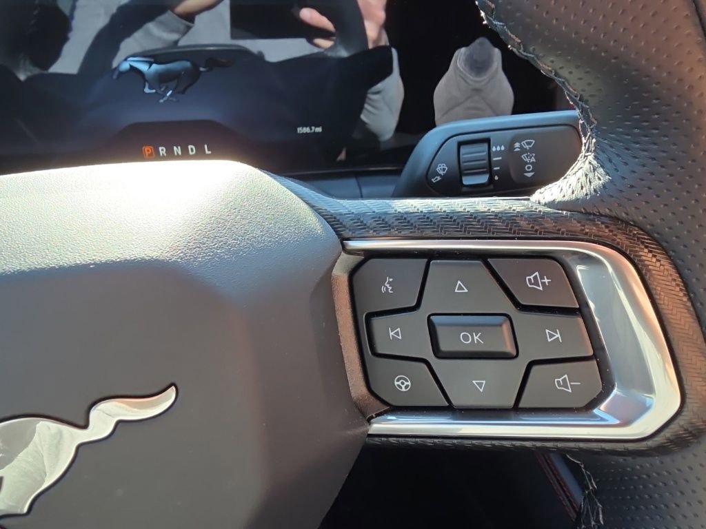 Used 2025 Ford Mustang Premium image 28