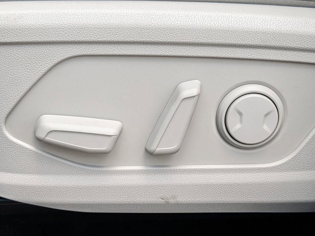 Certified 2025 Kia Sorento S AWD/4WD image 24