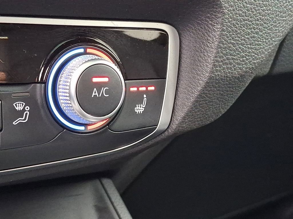 Used 2023 Audi Q3 2.0T Premium w/ 19" Wheel Package AWD/4WD image 25