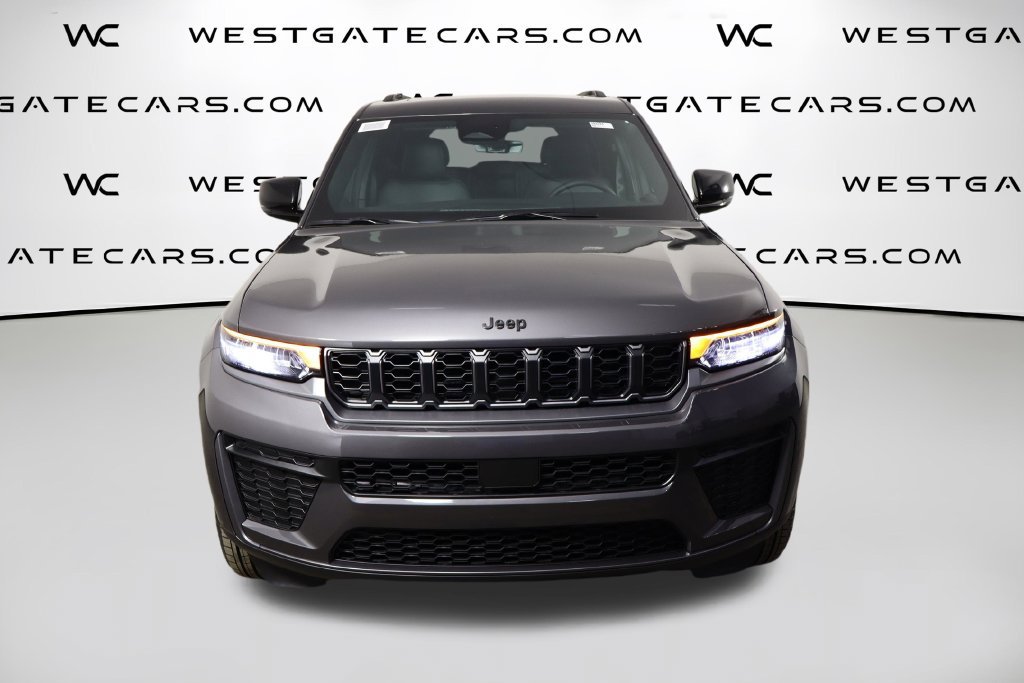 New 2026 Jeep Grand Cherokee Altitude AWD/4WD image 2