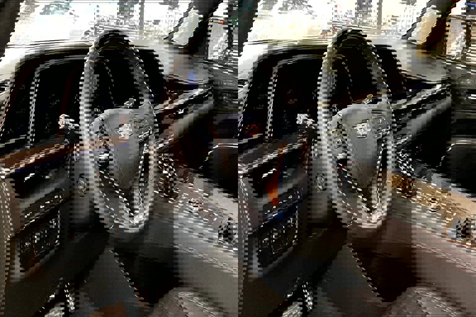 Used 2023 Cadillac Escalade ESV Sport Platinum image 16