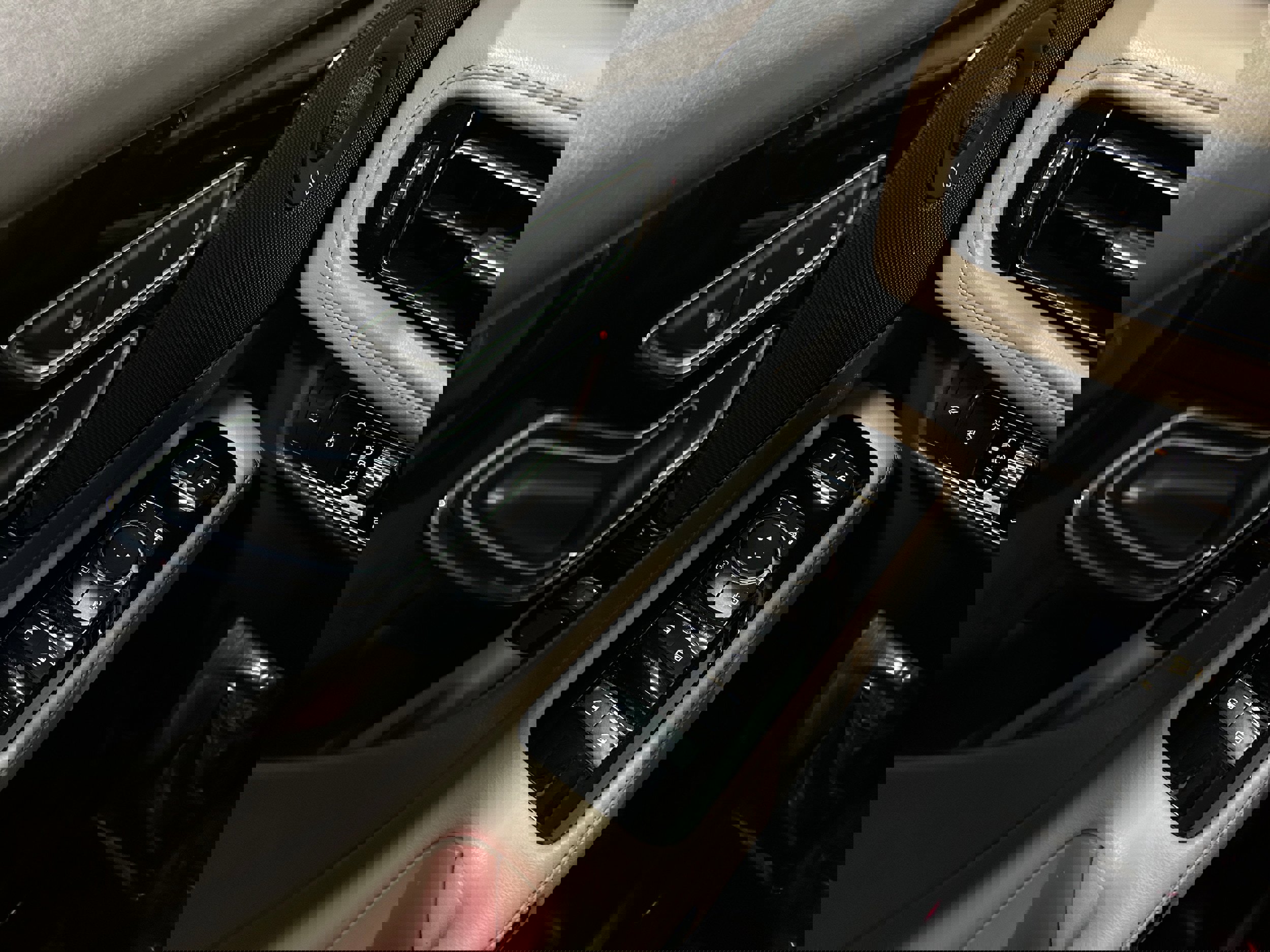 Used 2020 Lincoln Aviator Reserve w/ Equipment Group 201A image 22