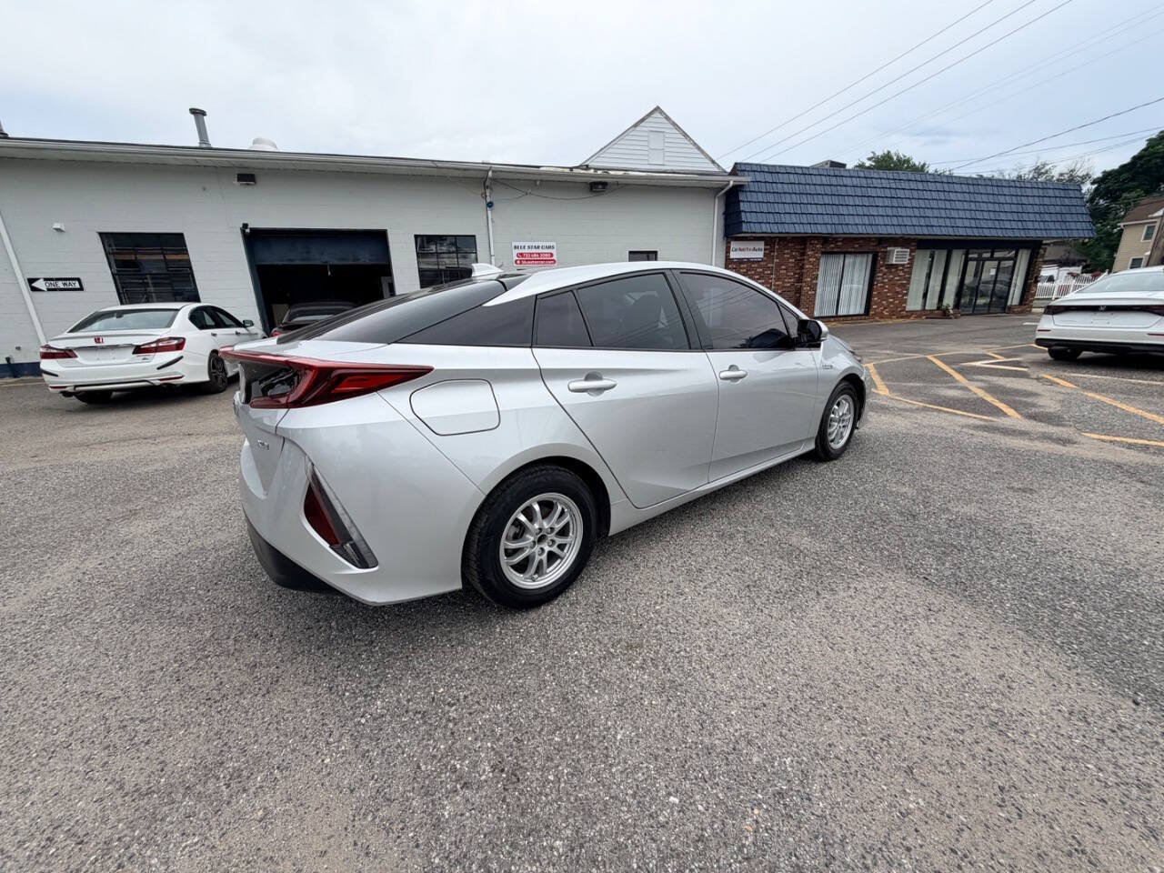 Used 2020 Toyota Prius Prime XLE FWD image 24