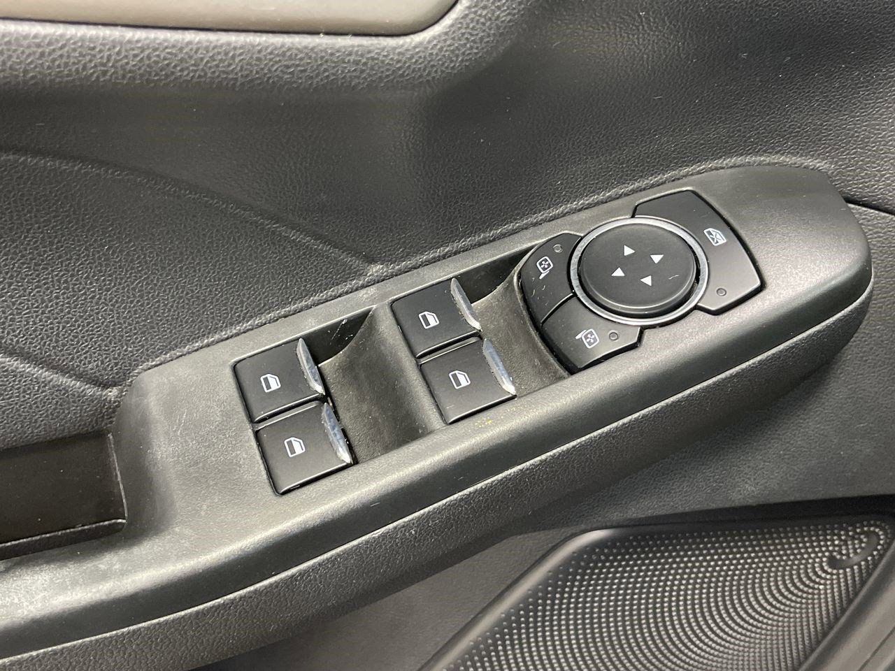 Used 2022 Ford Escape SEL image 24