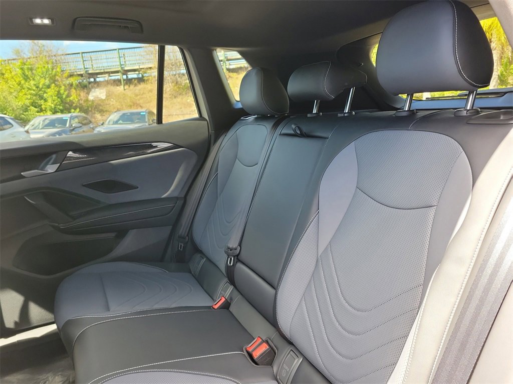 New 2026 Volkswagen Tiguan SE R-Line image 8