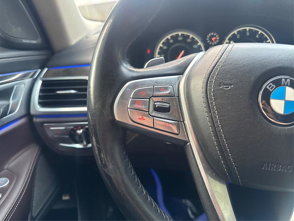 Used 2016 BMW 740i image 33