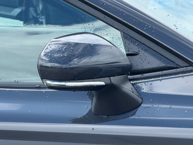 Used 2025 Toyota Camry SE FWD image 3