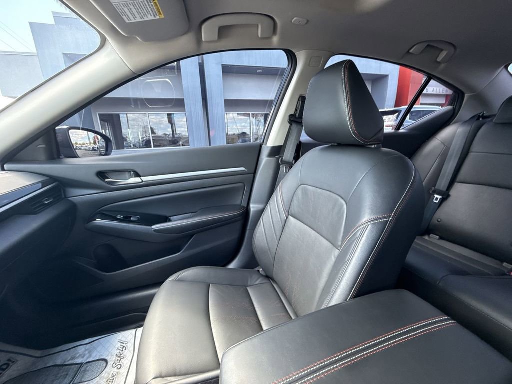Used 2024 Nissan Altima 2.0 SR FWD image 31