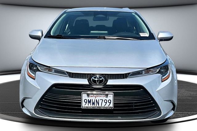 Used 2023 Toyota Corolla LE image 2