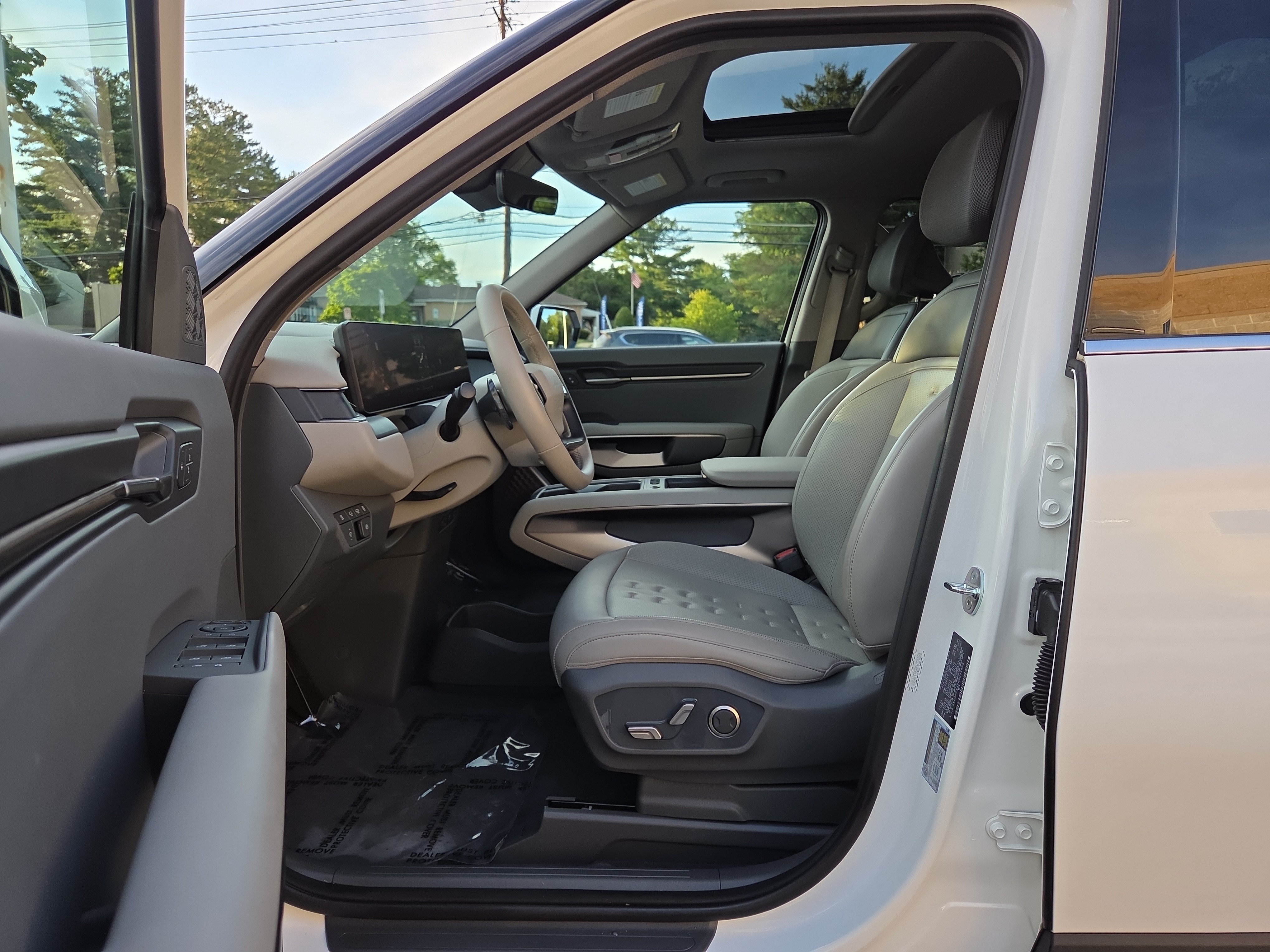 Certified 2024 Kia EV9 Wind AWD/4WD image 14