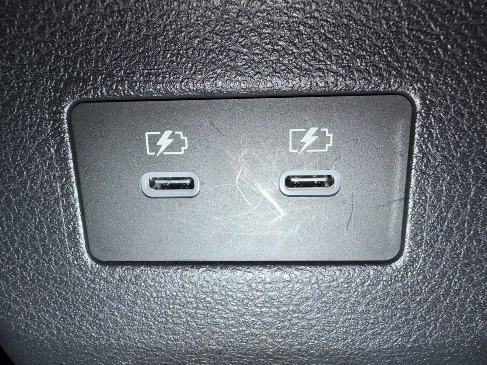 Used 2025 Nissan Kicks SR FWD image 30