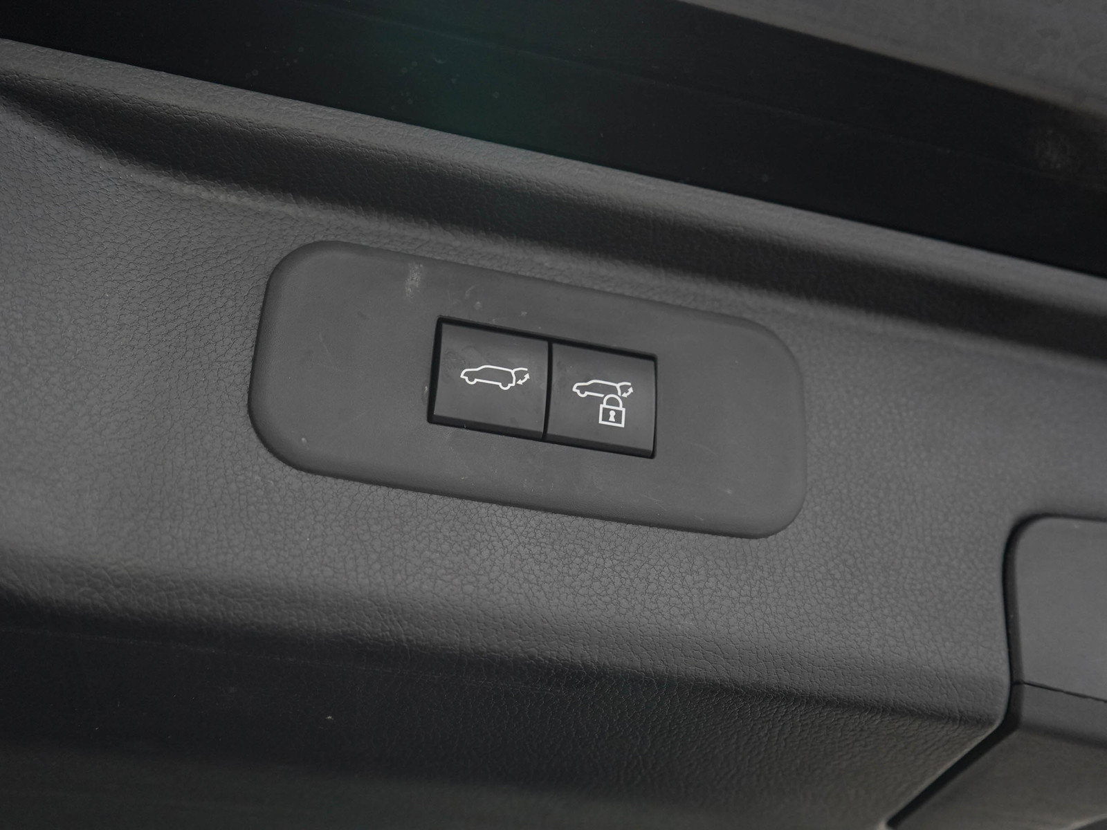Used 2025 Toyota Grand Highlander AWD image 13