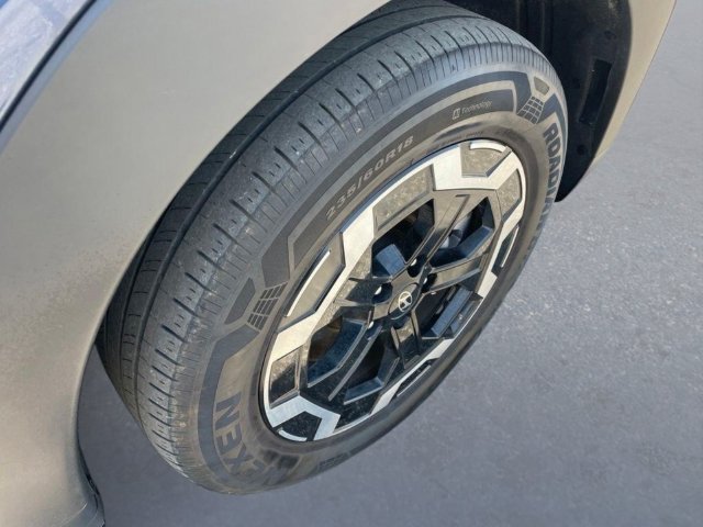 Used 2025 Hyundai Santa Fe SEL FWD image 14