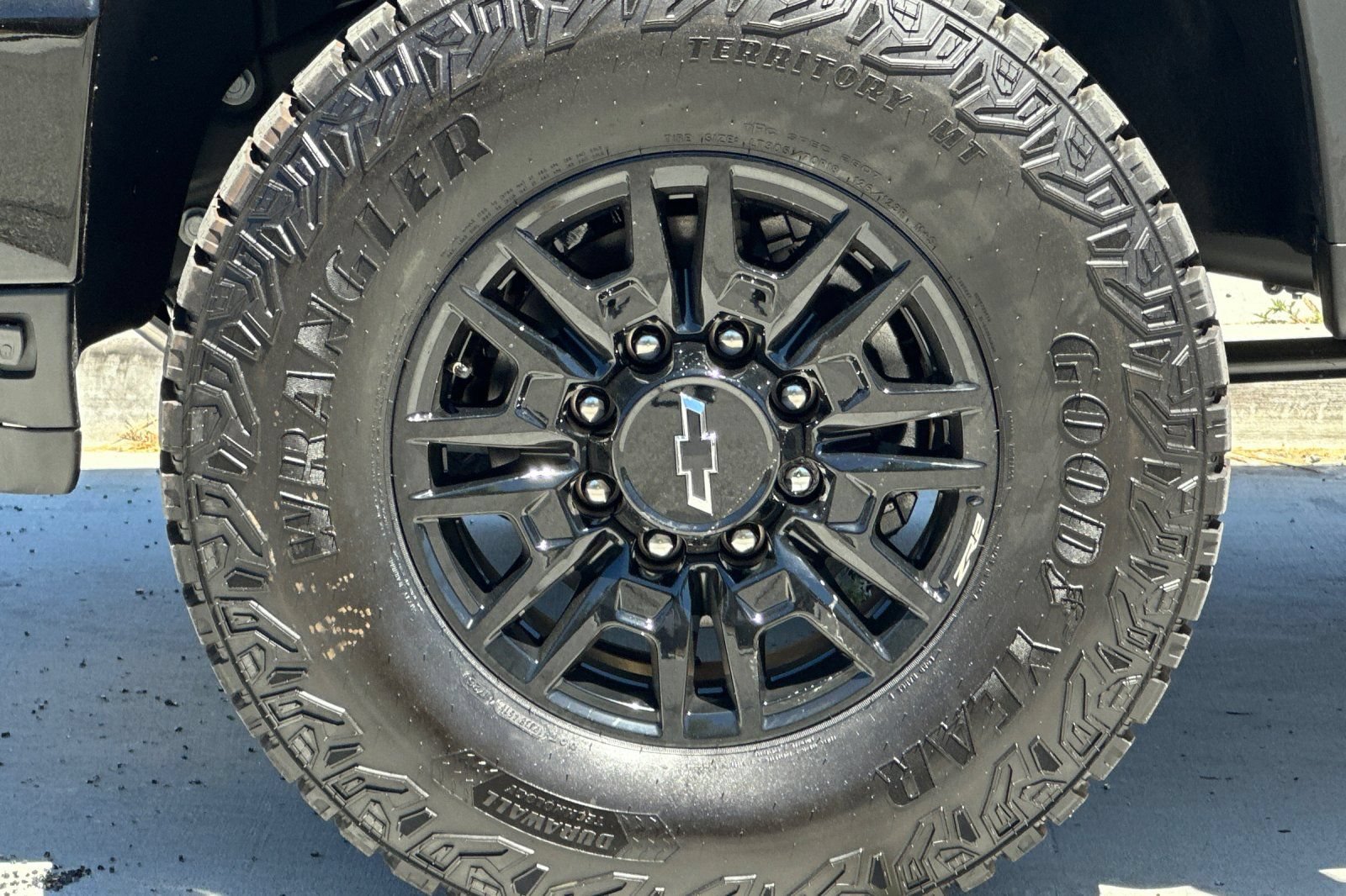 New 2026 Chevrolet Silverado 2500 ZR2 w/ LPO, Dark Essentials Package AWD/4WD image 25