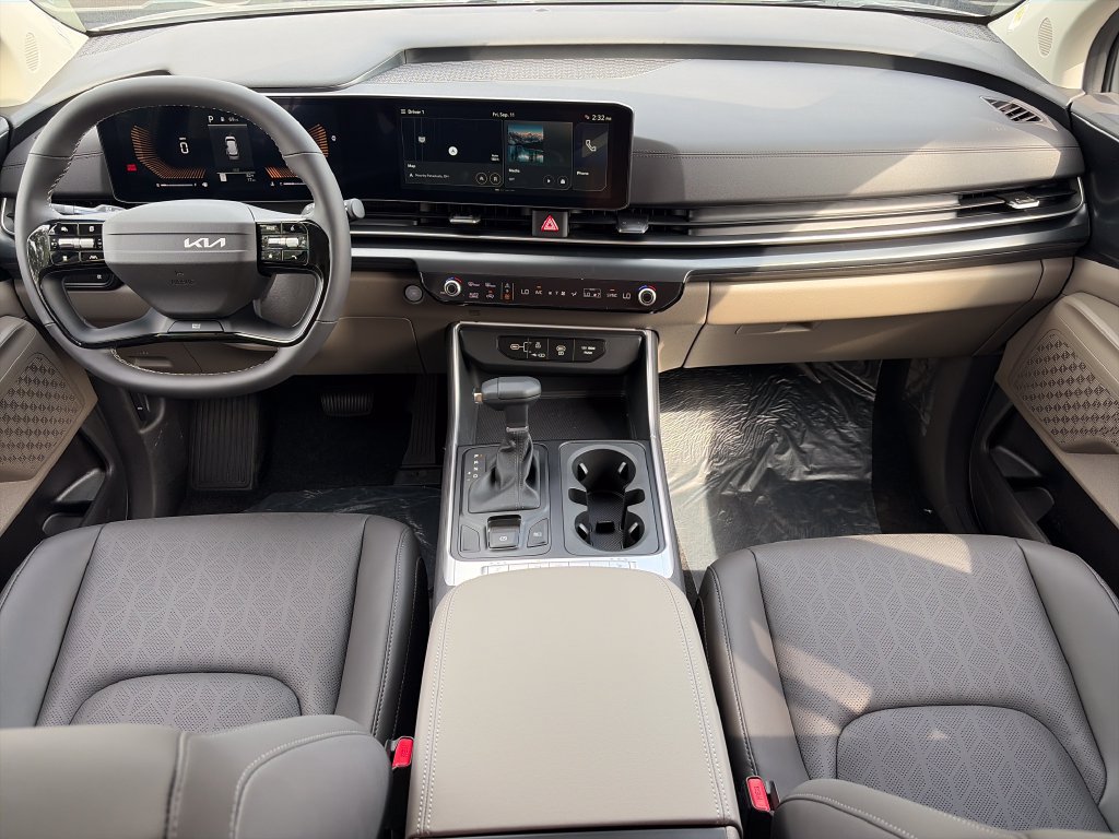 New 2027 Kia Carnival FWD image 10