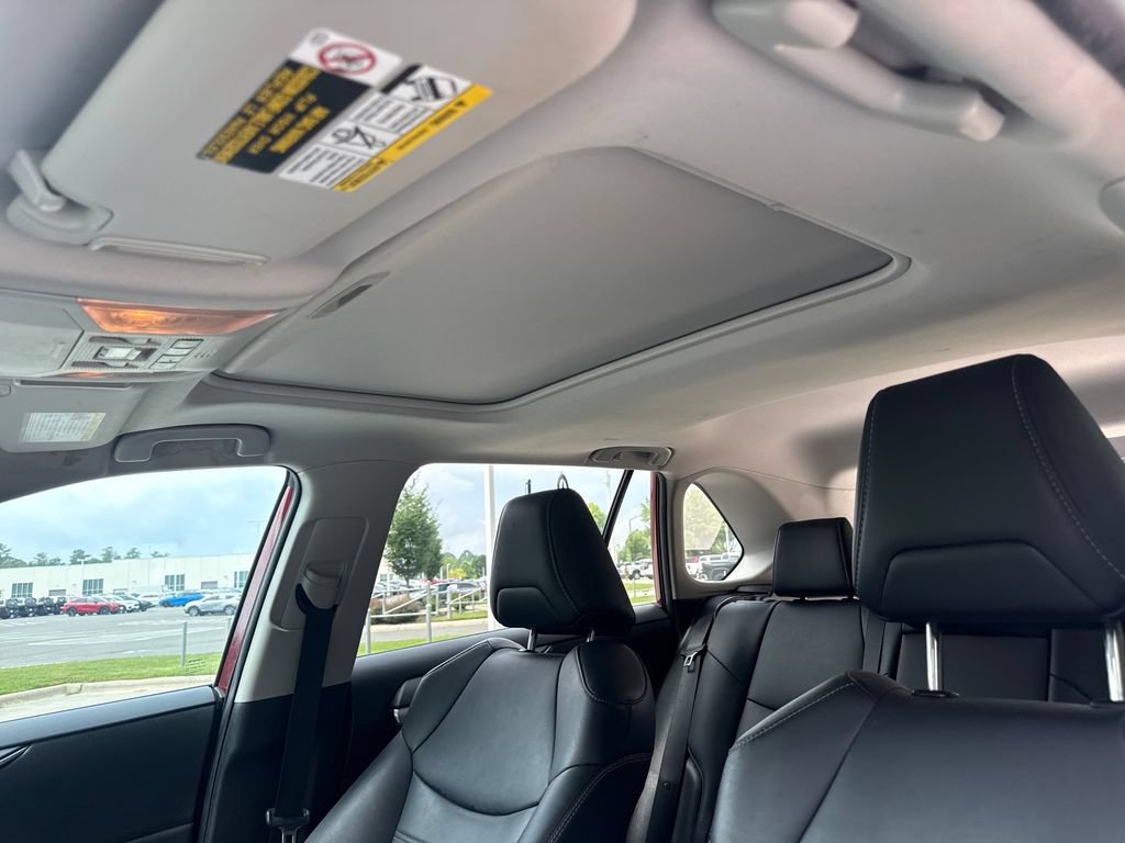 Used 2019 Toyota RAV4 XLE Premium AWD/4WD image 27