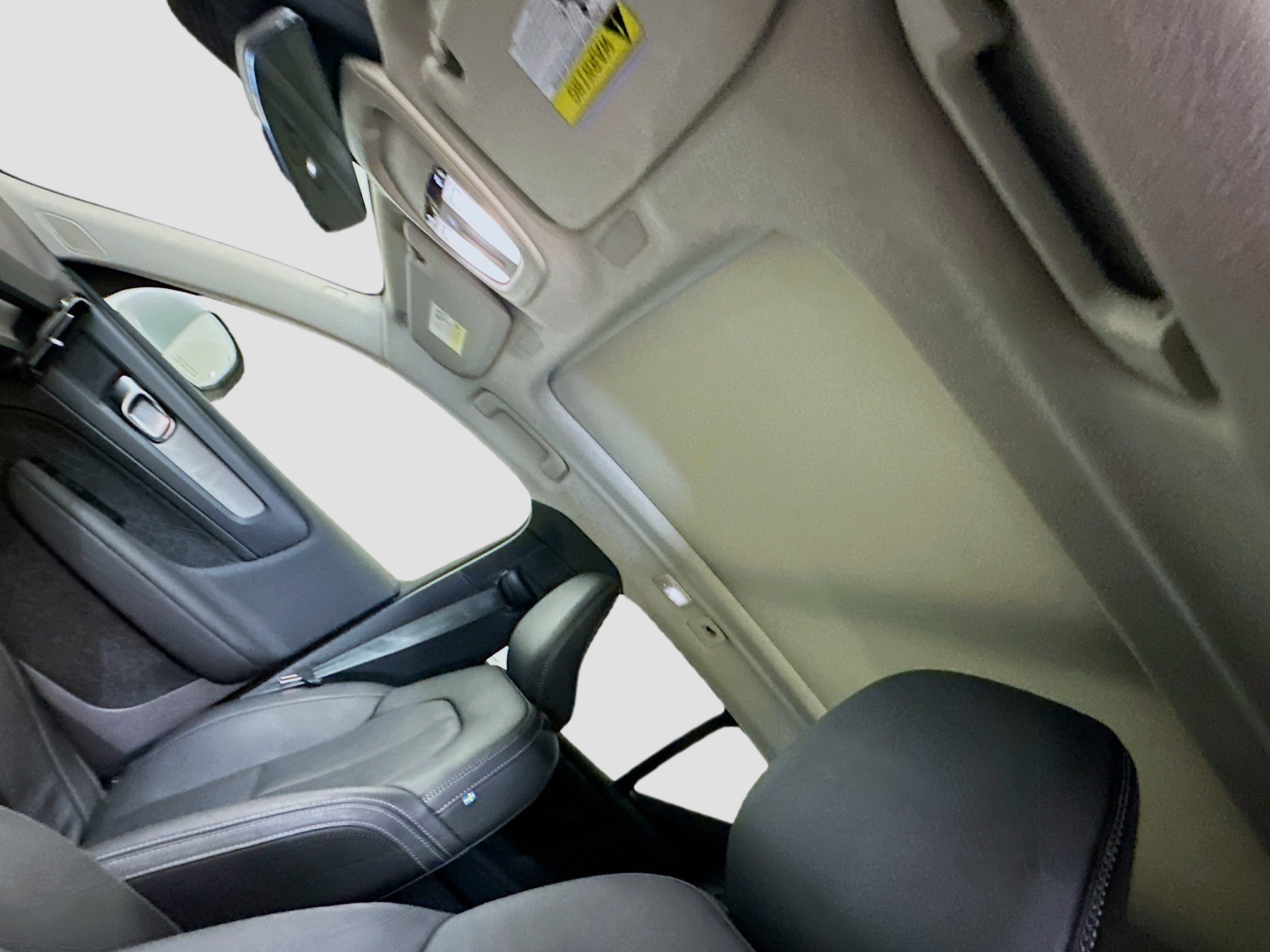 Used 2025 Volvo XC40 B5 Plus image 27