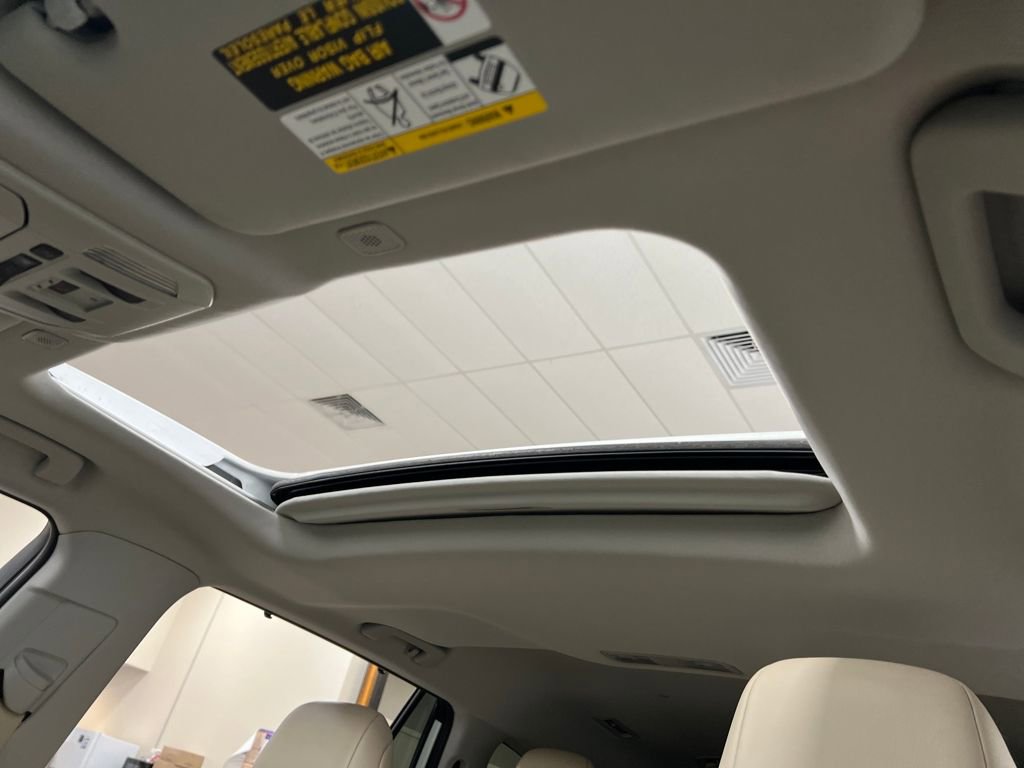 Used 2025 Toyota Highlander XLE image 23