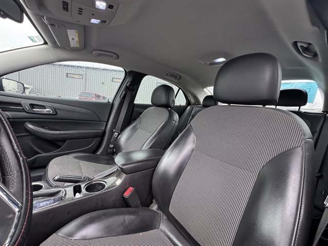 Used 2015 Chevrolet Malibu LT FWD image 9